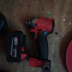 Milwaukee Fuel M18 Impact With Battery 