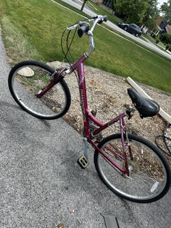 Diamondback Ladies Bike