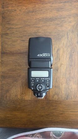 Canon speedlite 430 EX II for SALE.