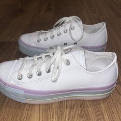 Women’s Sneakers 