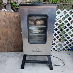 Masterbuilt 40 Inch Digital Electric Smoker With Wheels