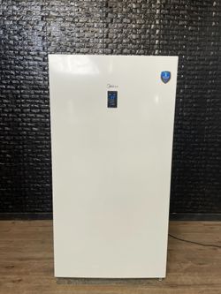 MIDEA REFRIGERATOR OR FREEZER w/WARRANTY! R2435A