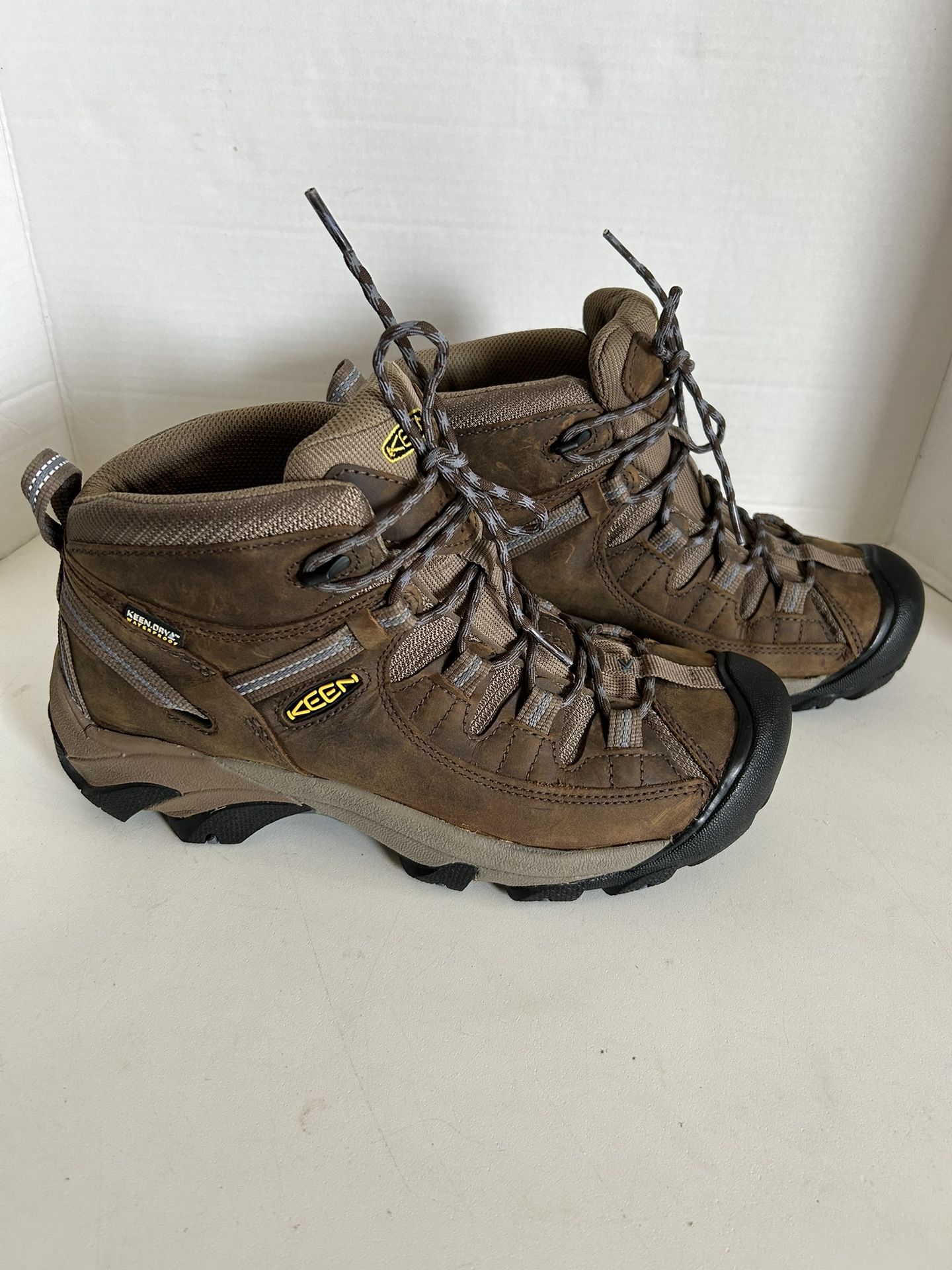 KEEN Women's Targhee 2 Mid Height Waterproof Hiking Boots Sz 10