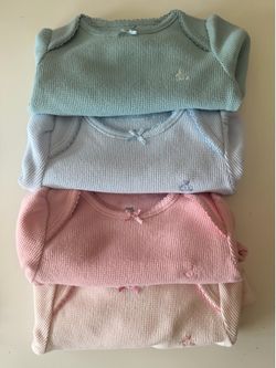 Super soft baby girl Gap bodysuit (4) pack