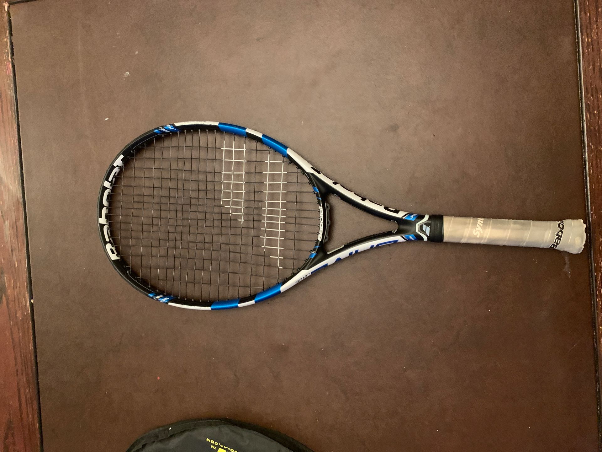 Tennis racket for juniors