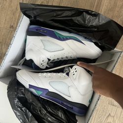 Air Jordan Retro 5 Grapes