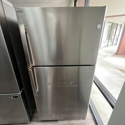 $699 GE 21.9 Cu Ft Garage Ready Freezer On Top Refrigerator, Includes One Yr Warranty