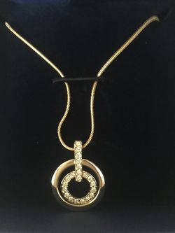 Swarovski circle pendant