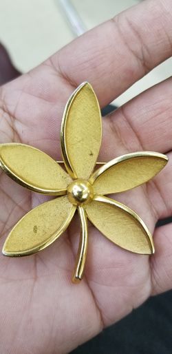 Trifari Brooch Gold Plated