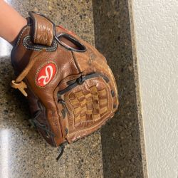 Rawling Baseball Glove 