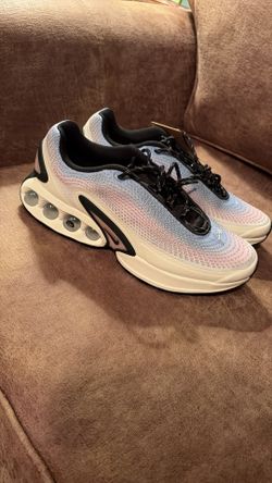 Nike AirMax (Men Size 9.5)