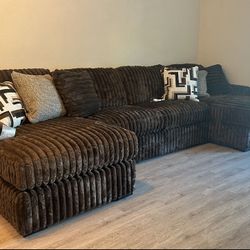 Double Chaise Midnight Sectional. 🚚WE DELIVER🚚