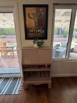 Bar cabinet