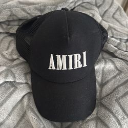 Amiri hat