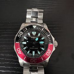 Invictus diver watch