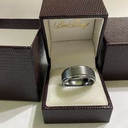 Men’s Wedding Band Size 10