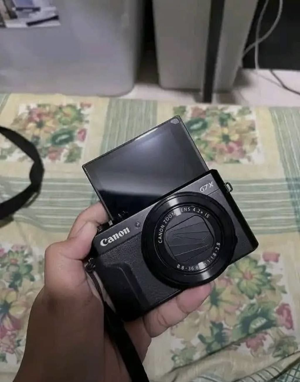 Canon powershot G7x mark ii.