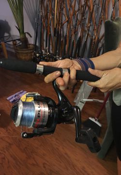 Spinning rod and reel combo for Sale in Pompano Beach, FL - OfferUp