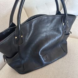 Beautiful Authentic Leather Dooney And Bourke Bag! 