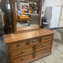 Dresser W/mirror
