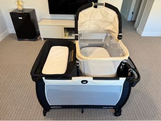 Graco Pack 'n Play  Day2Dream Travel  Bassinet Playard
