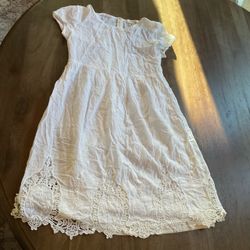 Monteau, Girls White lace dress with lace trim on the hem, size S