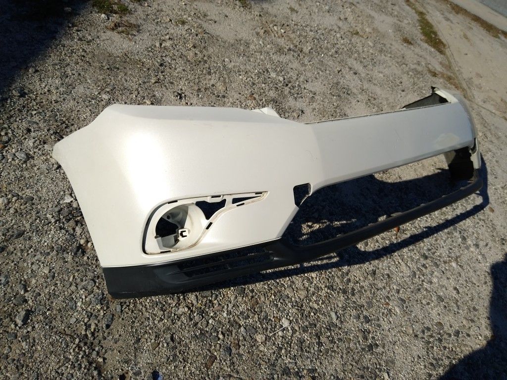 Toyota Sienna front bumper.