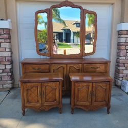 Dresser Set