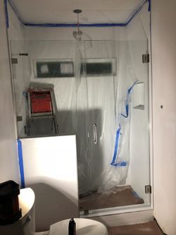 Shower door glass. Puertas de vidrio para baño