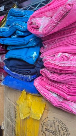 Tables clothes 500+ items