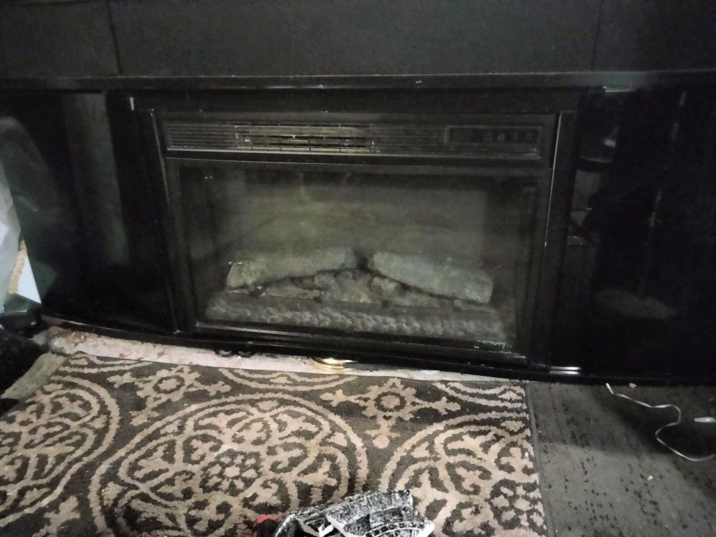 Bluetooth Bello Digital Sound/Fire Place for Sale in Duluth, MN - OfferUp