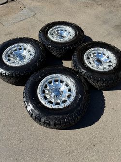 New Fuel Fortress 17” Wheels and 33” BFG KO2 Tires 6x135 Ford F150 Raptor Expedition 17x8.5 0ET