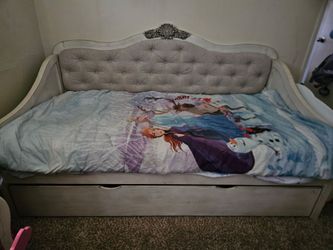 Day bed