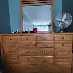 Dresser With Mirror