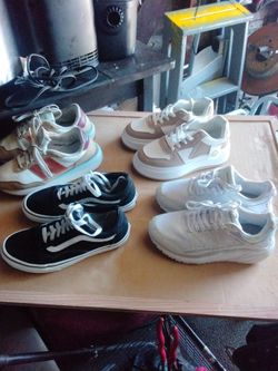 4 Pairs of sneakers
