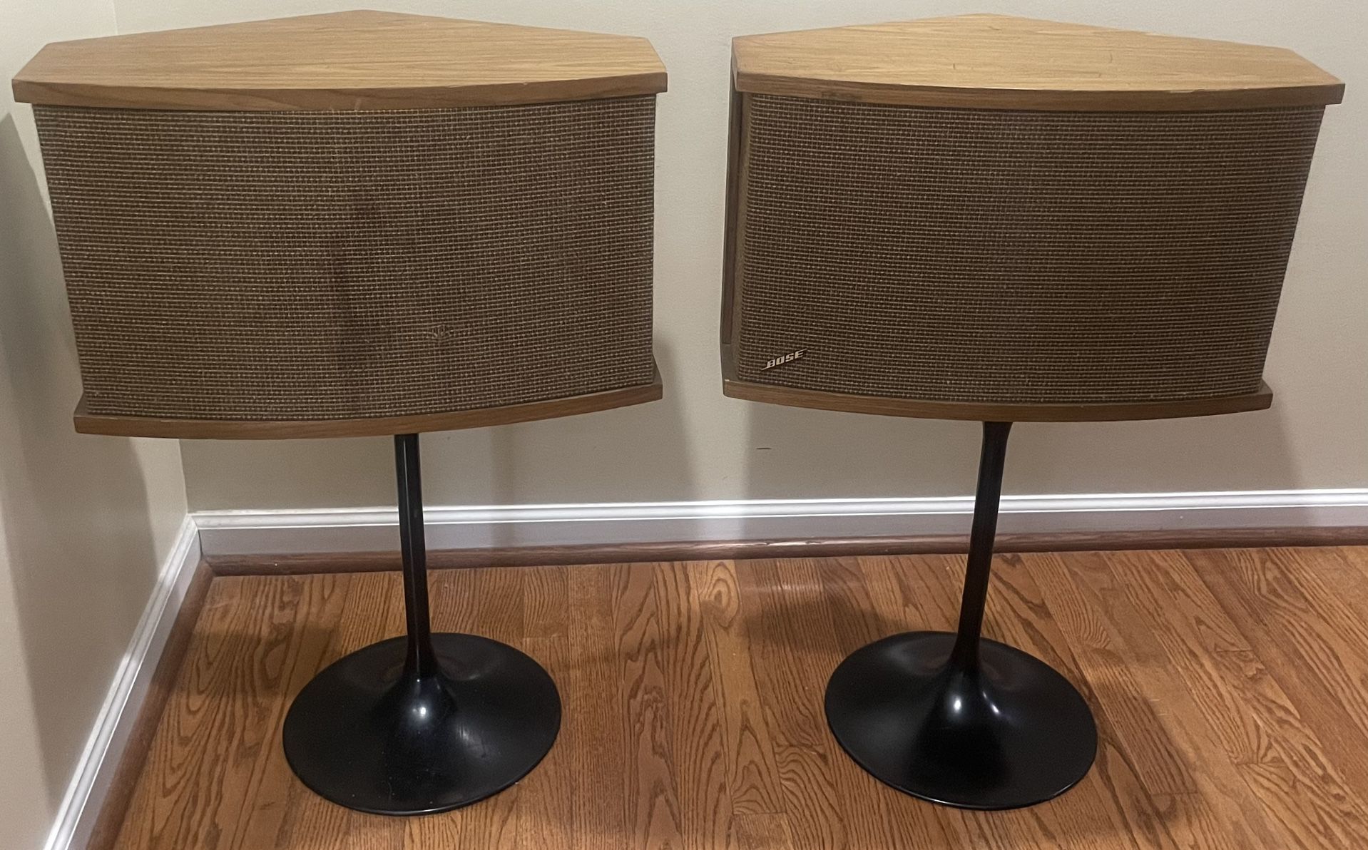 Bose 901 Direct Reflecting Speakers Series VI w Tulip Stands Oak Finish USA Made