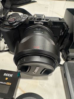 Canon EOS R50 V Complete Creator Kit, Like New, Ready to Shoot!