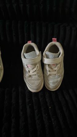 Girls shoes sizes 11-12( used)