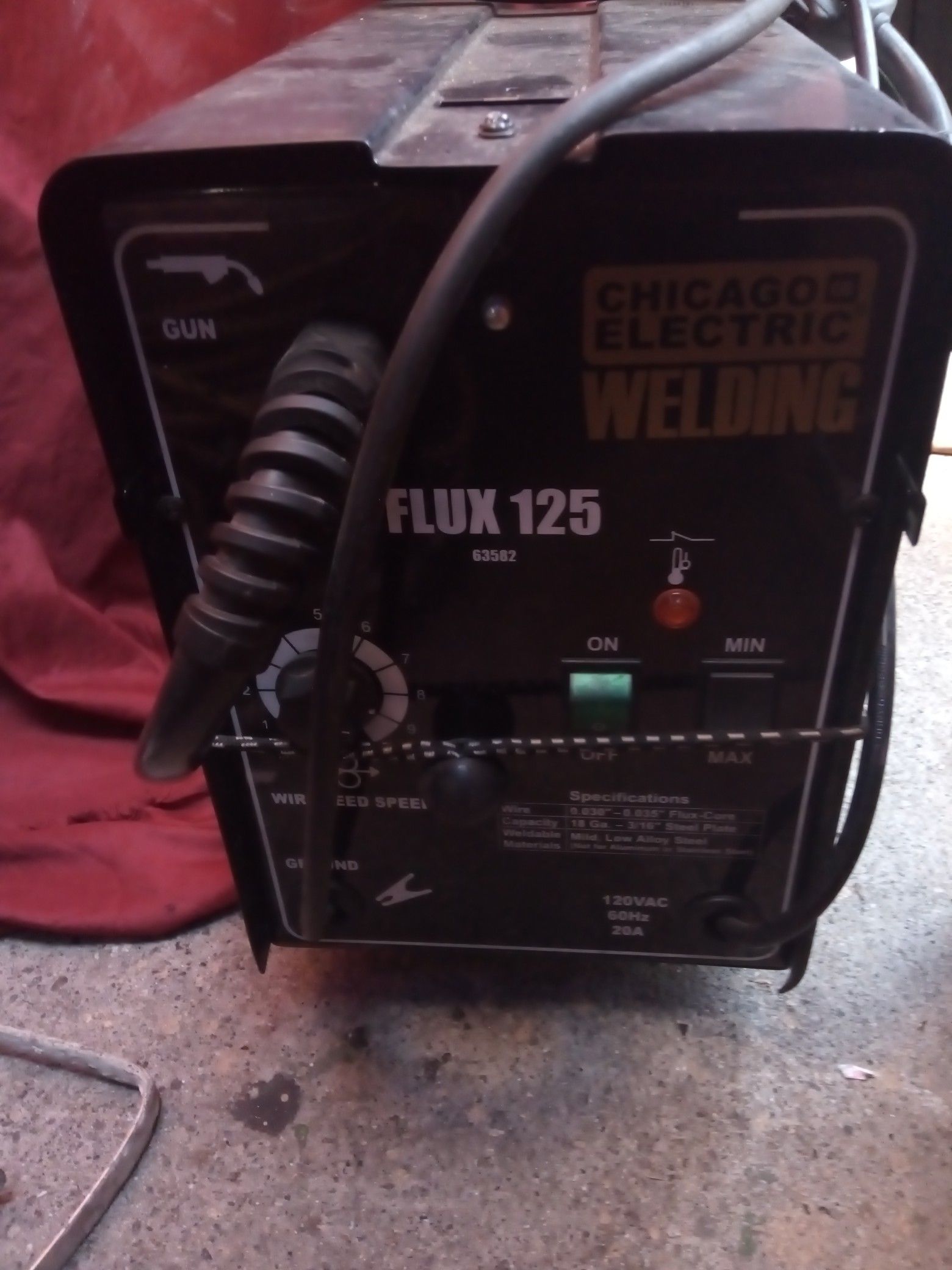 CHICAGO ELECTRIC WELDING Flux 125 Welder