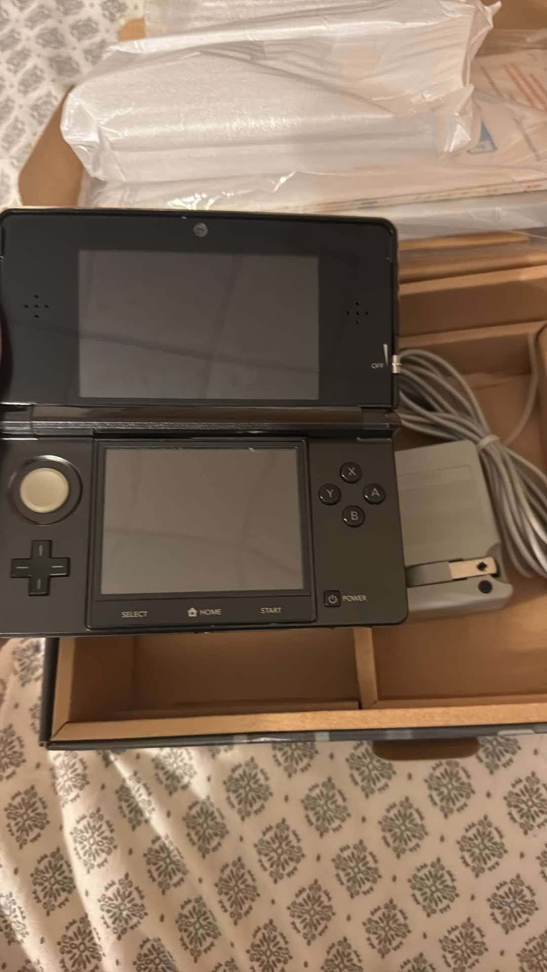 Nintendo 3DS Cosmo Black Handheld Console Complete In Box