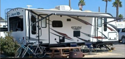 2017 27ft Jayco travel trailer