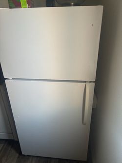 White Top-Freezer Refrigerator
