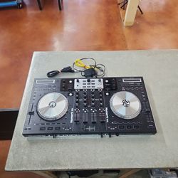 Numark NS6 4 Chanel DJ Controller 