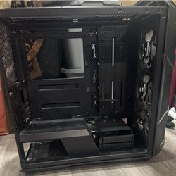 Cooler Master H500m case with 3 Corsair LL fans