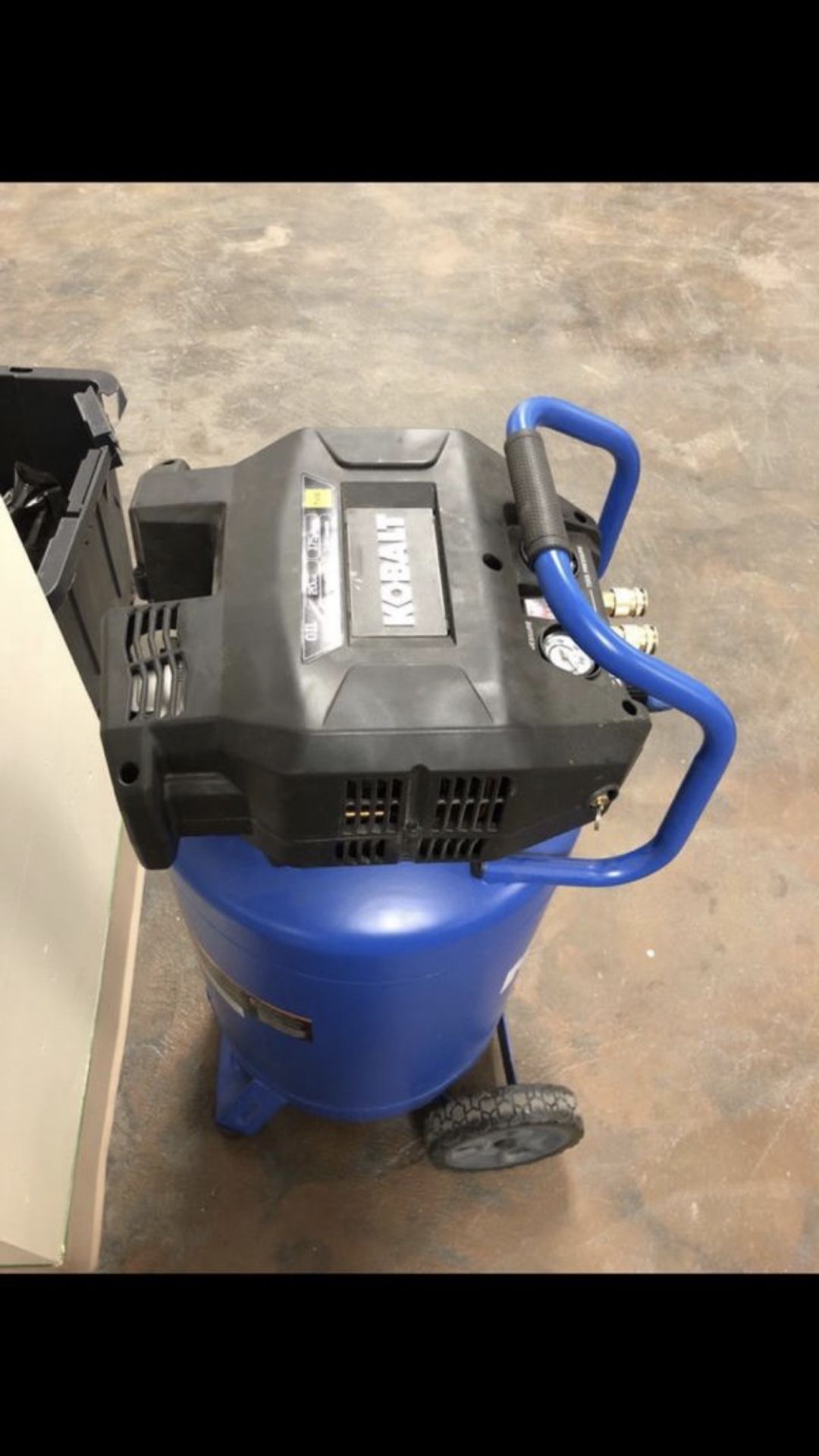 Kobalt 20 gallon portable air compressor lk20175 for Sale in WA