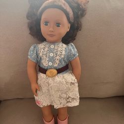 look at all pics all three dolls $25