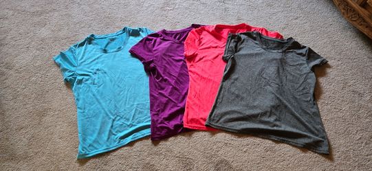 4 Women's Workout T-shirts, XL