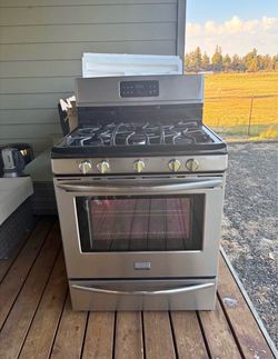 Frigidaire Gallery Stainless Steel Gas Range
