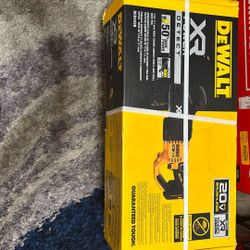 DeWalt Ft Power Detect 7/16” Quick Change Compact Stud & Joist Drill 