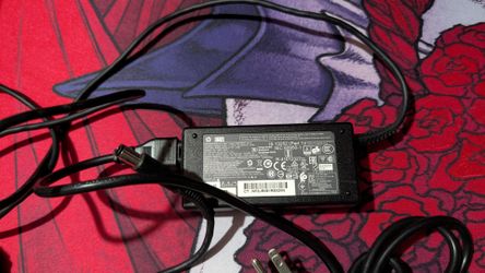 HP 65W Laptop AC Power Adapter